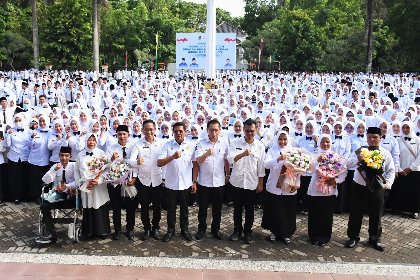 10.998 PPPK Paruh Waktu di Lombok Timur Terima SK