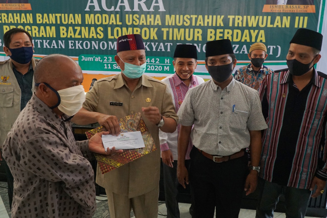 Baznas Lotim Salurkan Zakat Model Pemberdayaan