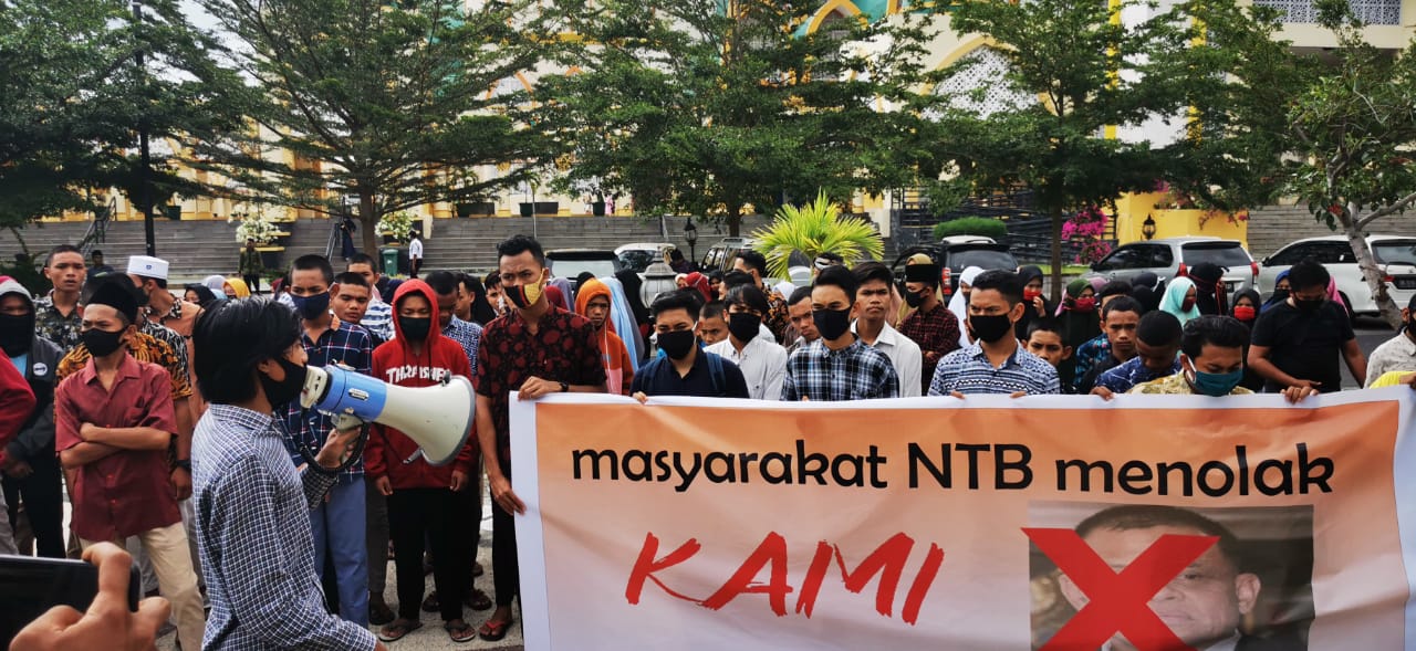 Ratusan Warga NTB Tolak KAMI 