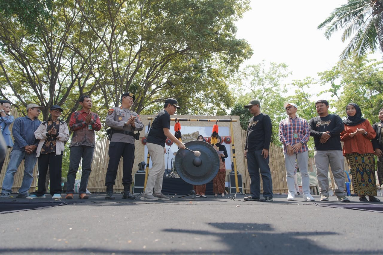 Wabup Lotim Buka Festival Seni Budaya Roah Vol.5 Standoq